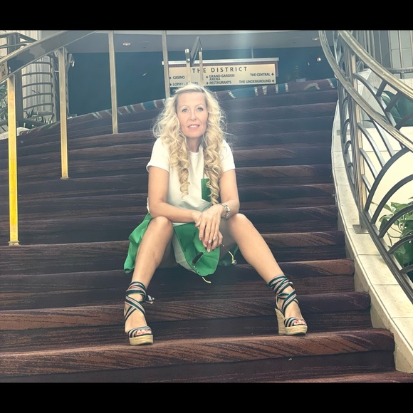 Meet your Posher, Dawn - Picture 1 of 1